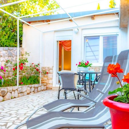 Vacation Home Grill & Chill With 350M2 Garden With Bbq Novi Vinodolski Eksteriør bilde