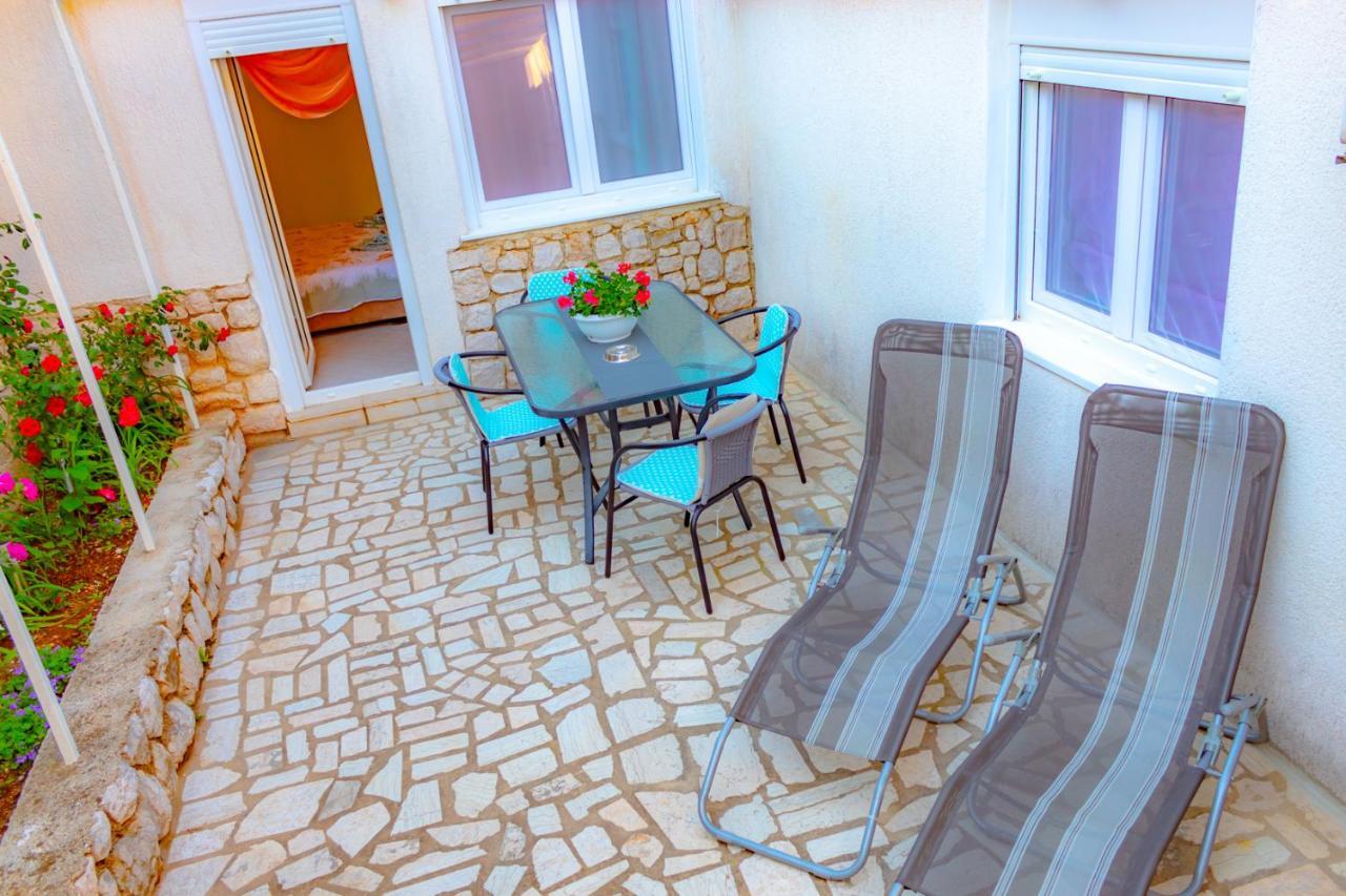 Vacation Home Grill & Chill With 350M2 Garden With Bbq Novi Vinodolski Eksteriør bilde