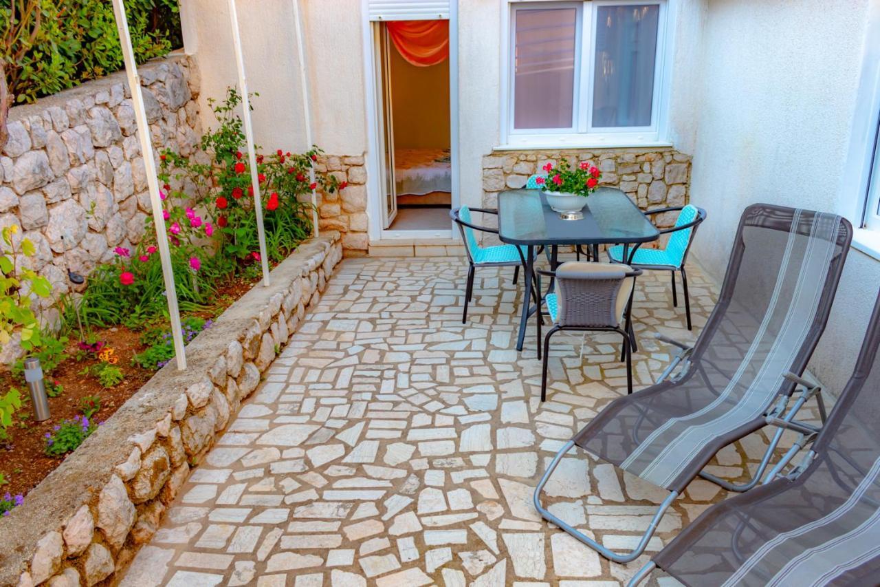 Vacation Home Grill & Chill With 350M2 Garden With Bbq Novi Vinodolski Eksteriør bilde